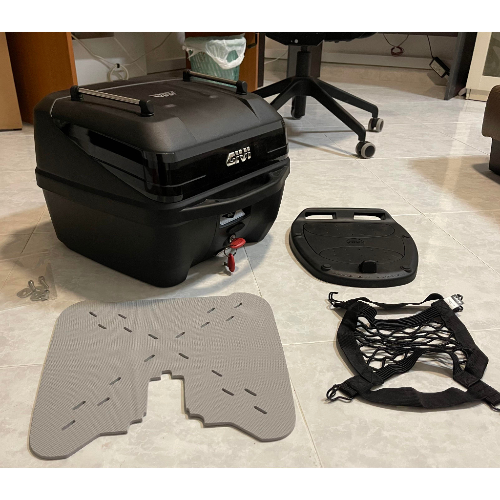 THÙNG SAU GIVI B32NB ADV - Chính hãng