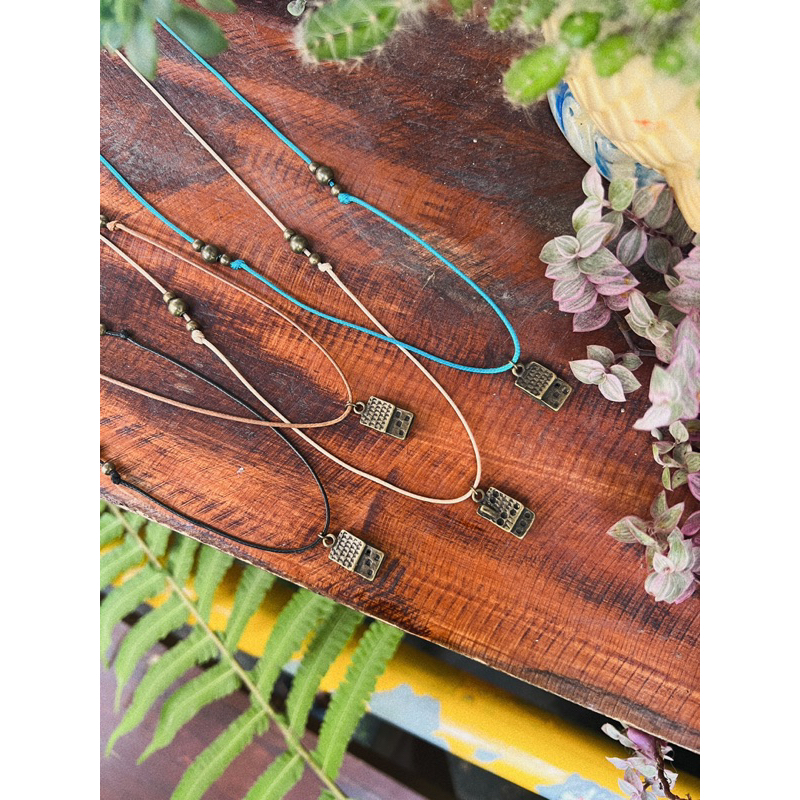 Vòng cổ Ie - Dây chuyển ngôi nhà nhỏ mix hạt vintage
