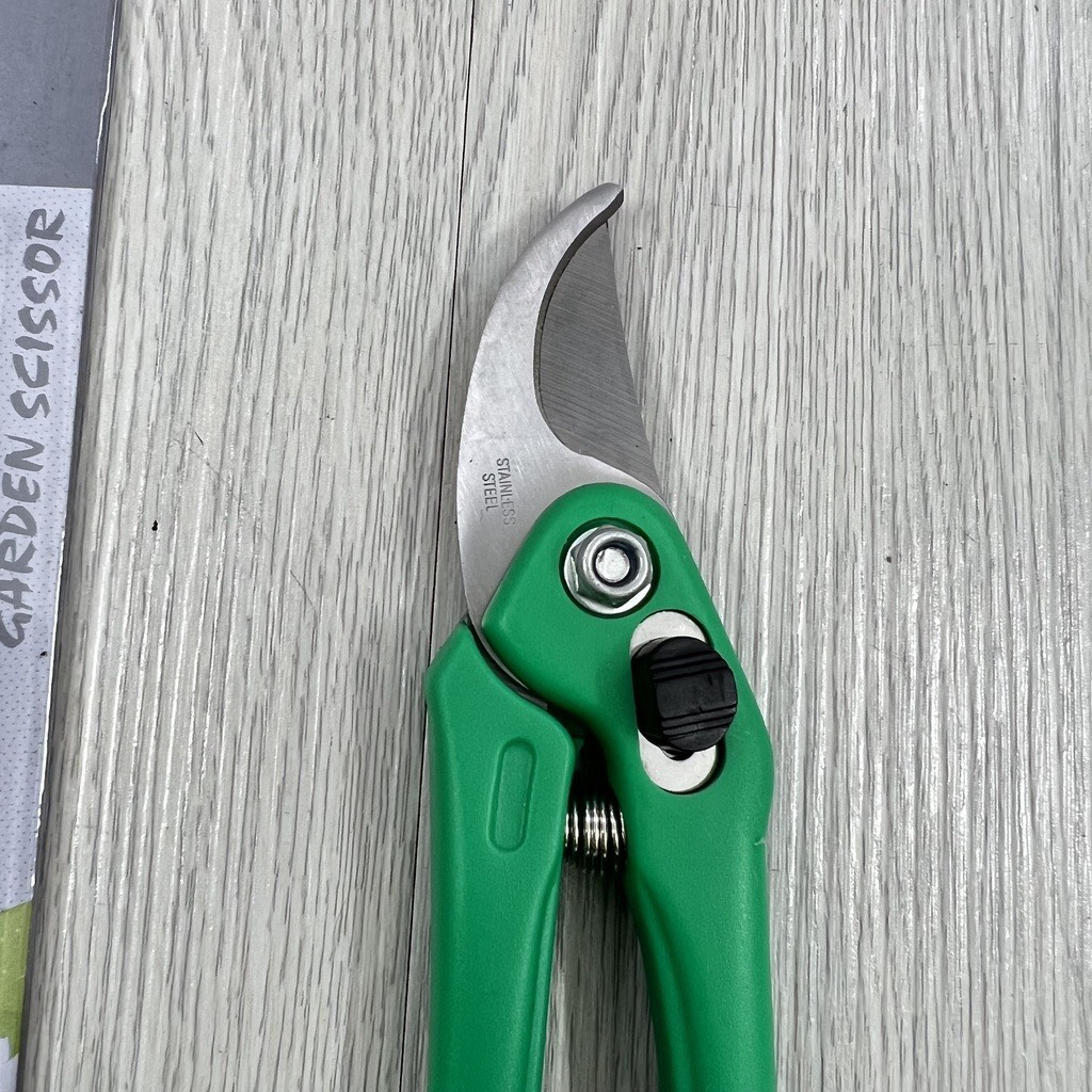 Kéo cắt cành cây - cắt nhánh cây Nhật Bản 210 SADA kéo cắt
