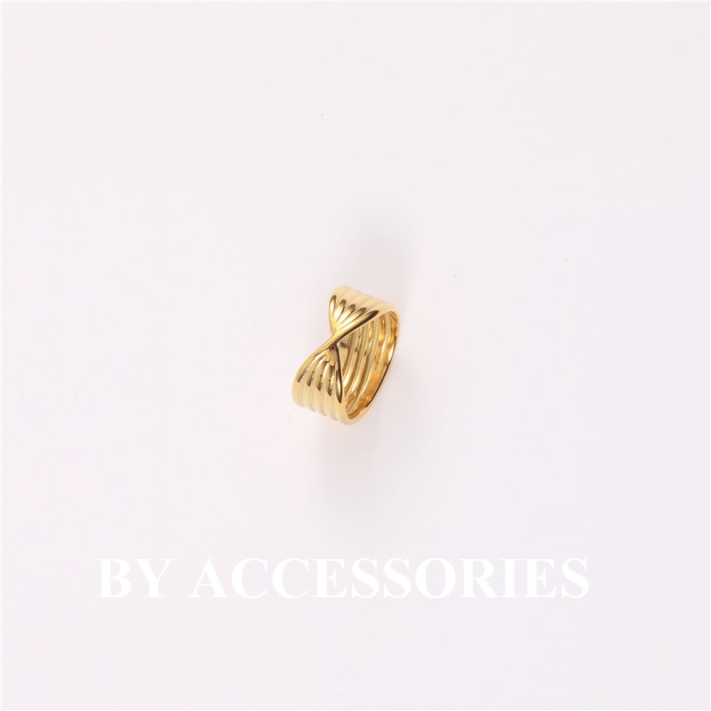 Nhẫn nữ titan kiểu nơ xoắn giữa vintage mạ vàng 18K không gỉ có màu trắng WR2321