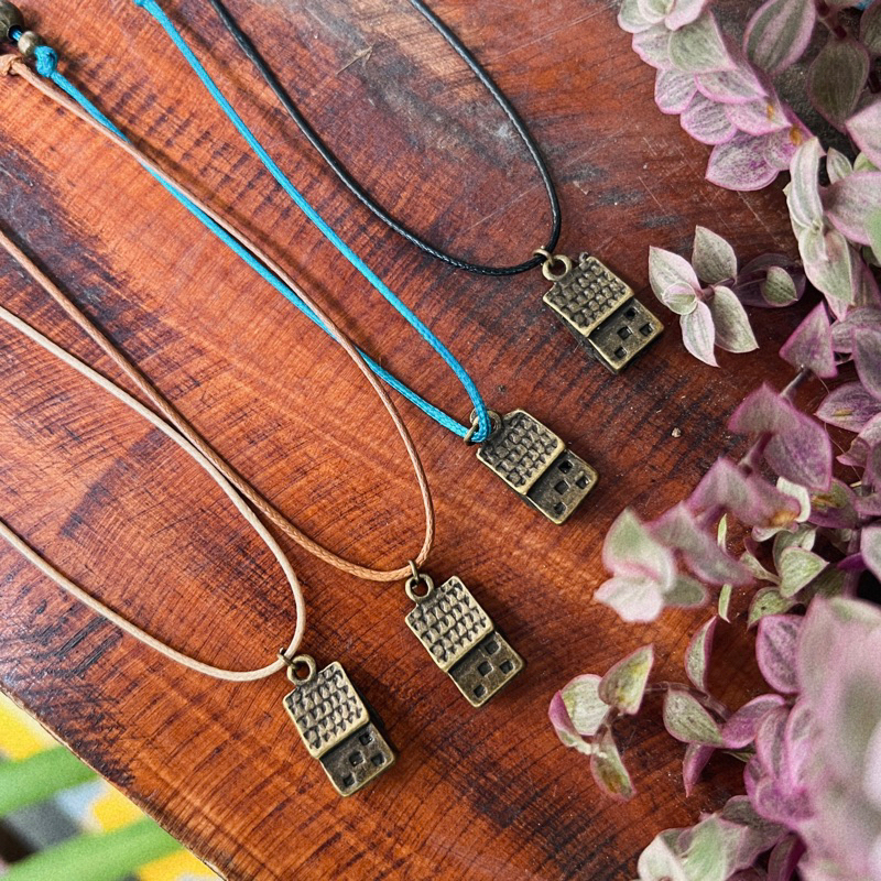 Vòng cổ Ie - Dây chuyển ngôi nhà nhỏ mix hạt vintage