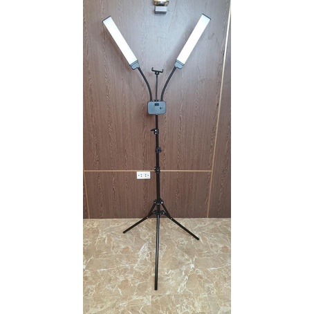 Đèn 2 Râu, Đèn Led Phun Xăm Spa, Đèn Nặn Mụn 2 Râu Dùng Livestream, Bảo Hành 12 Tháng