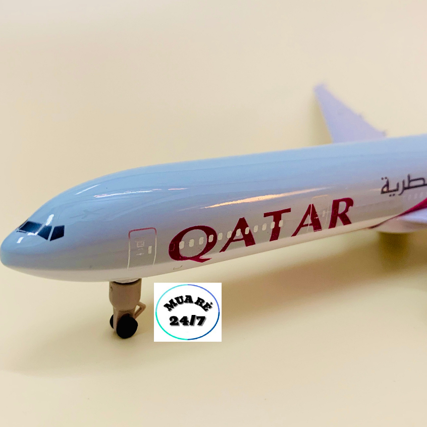 MÔ HÌNH MÁY BAY QATAR AIRLINES HỢP KIM CAO CẤP 20CM CÓ BÁNH XE KÈM ĐẾ TRƯNG BÀY