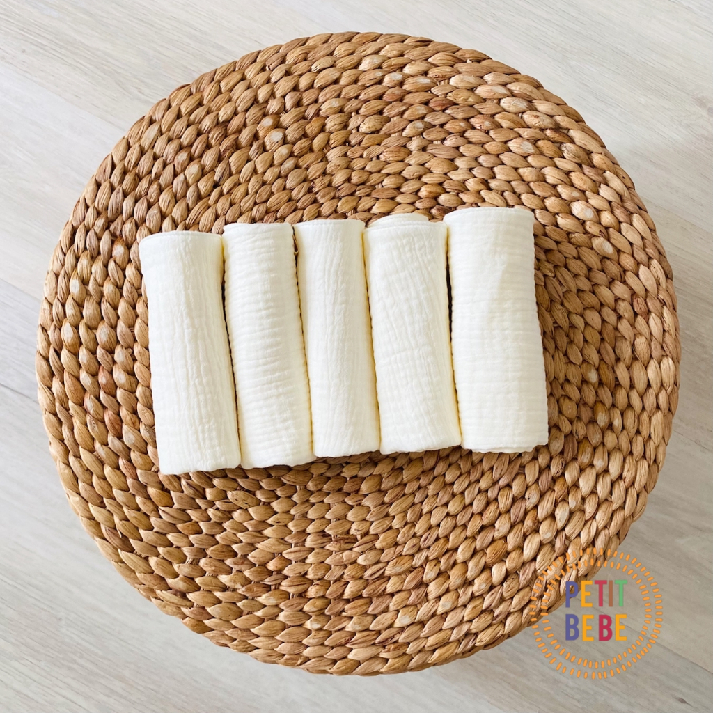 Ảnh Khăn sữa cho bé màu kem trơn Petit Bebe muslin thấm hút mềm mại cho làn da bé 2