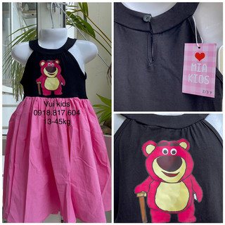 (Chính hãng) Váy đầm gấu dâu cho bé gái. Váy xoè gấu dâu Lotso cổ yếm áo đen chân váy hồng 13-45kg Sofia Candy