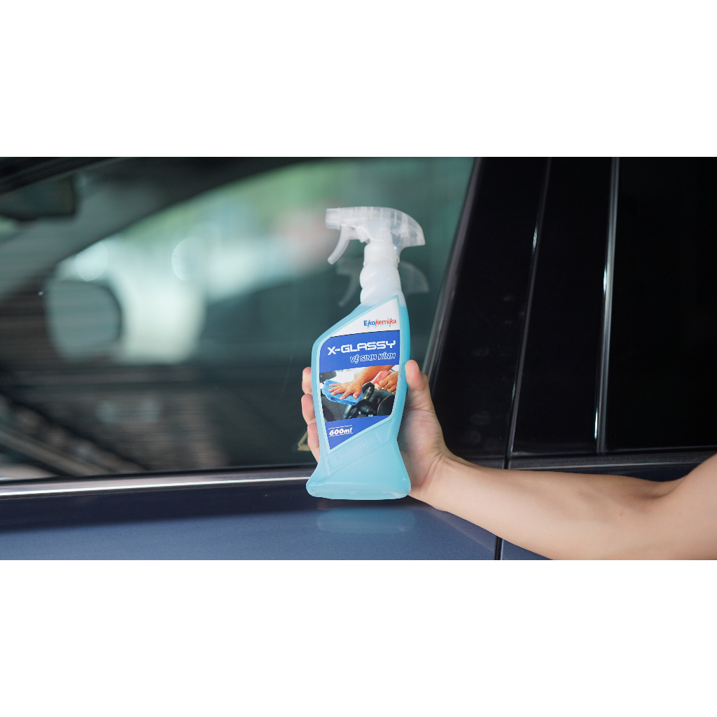 NƯỚC LAU KÍNH XE HƠI X-GLASSY EKOKEMIKA 600ML