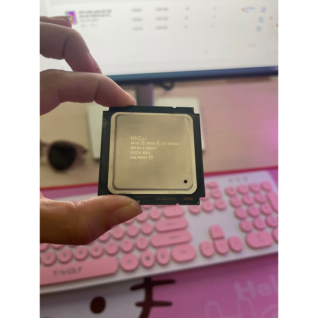 CPU intel xeon e5- 2670v2 e5 -2696v2 socket 2011... giá rẻ kèm tặng kem ...
