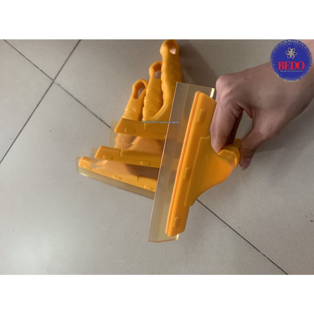 Thanh gạt Decal có cán cầm tay BEDO - Phụ kiện dán kính, dán xe, quảng cáo cao cấp giúp bề mặt phẳng mịn