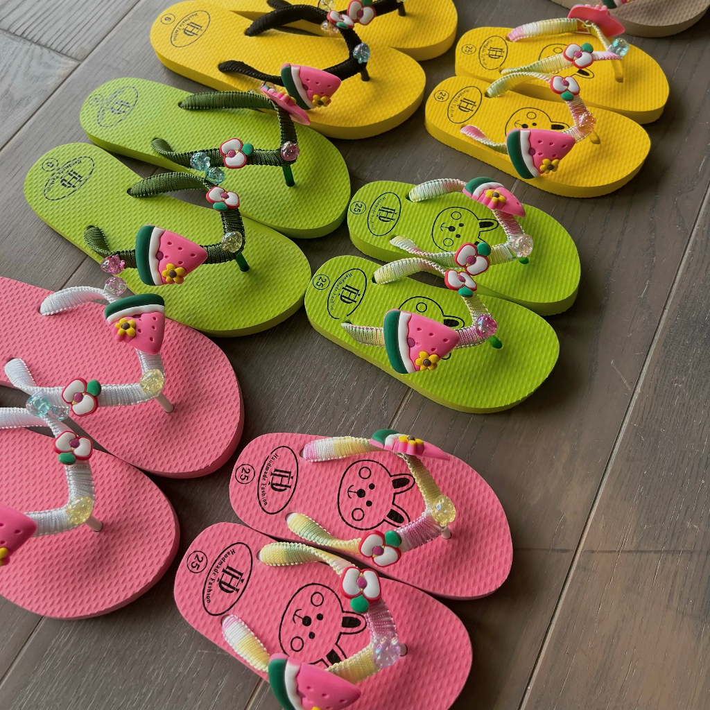 Dép Kẹp Xỏ Ngón Mẹ Và Bé Mũi Tròn Đính Sticker Dưa Hấu Và Táo Cao Cấp ...