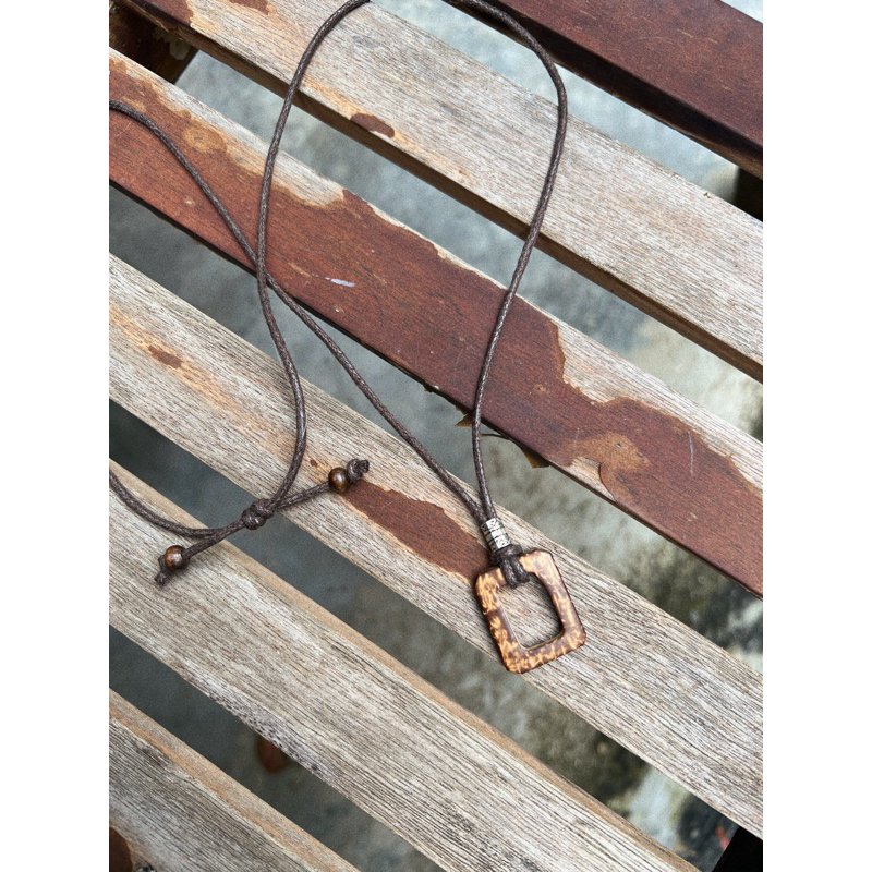 Vòng cổ Ho - dây chuyền khoen gỗ vuông mix charm vintage