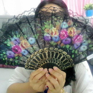 Quạt vải ren hoa phong cách Tây Ban Nha
