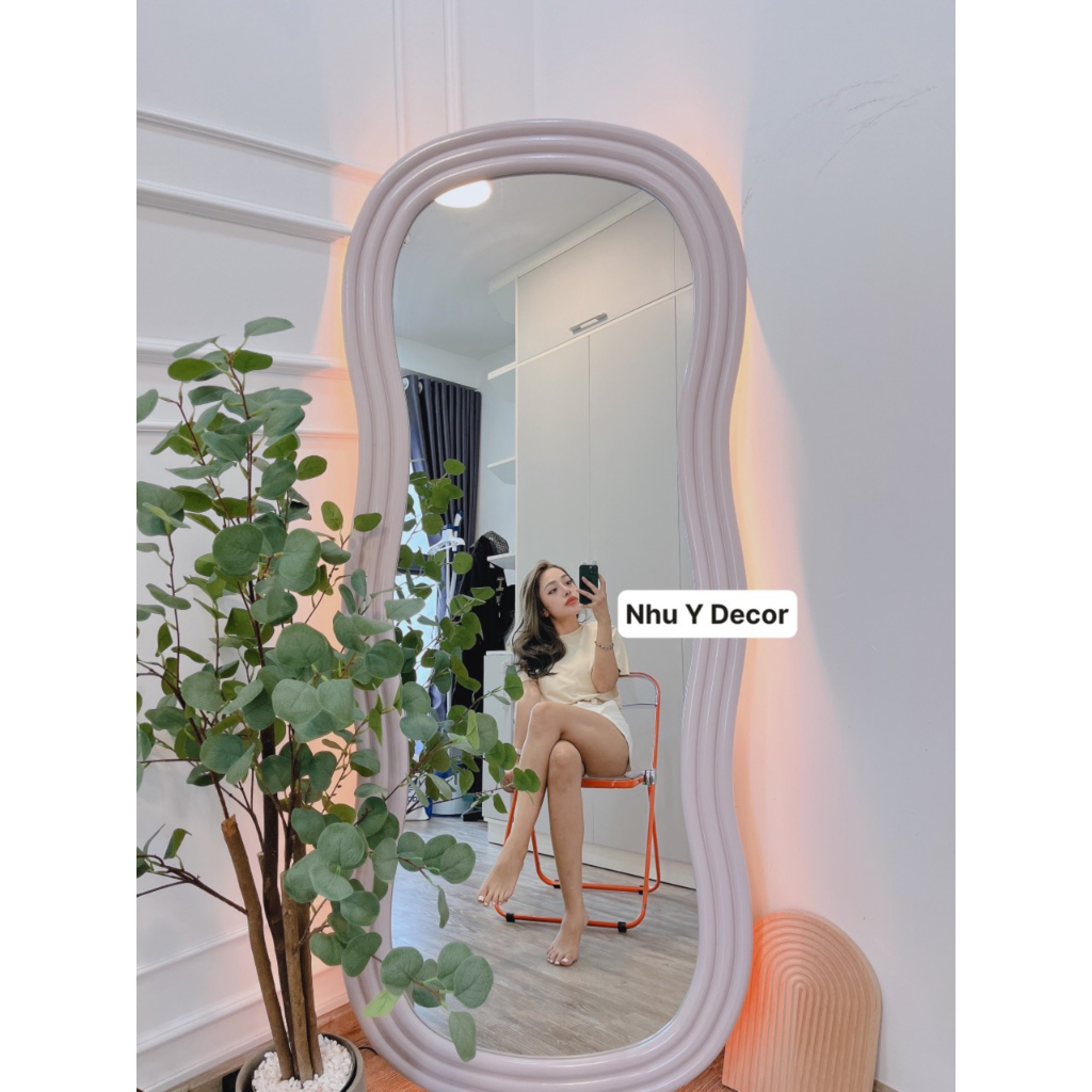 Gương lượn sóng dáng hạt đậu,  nịnh dáng, sang trọng, kích thước 170x70