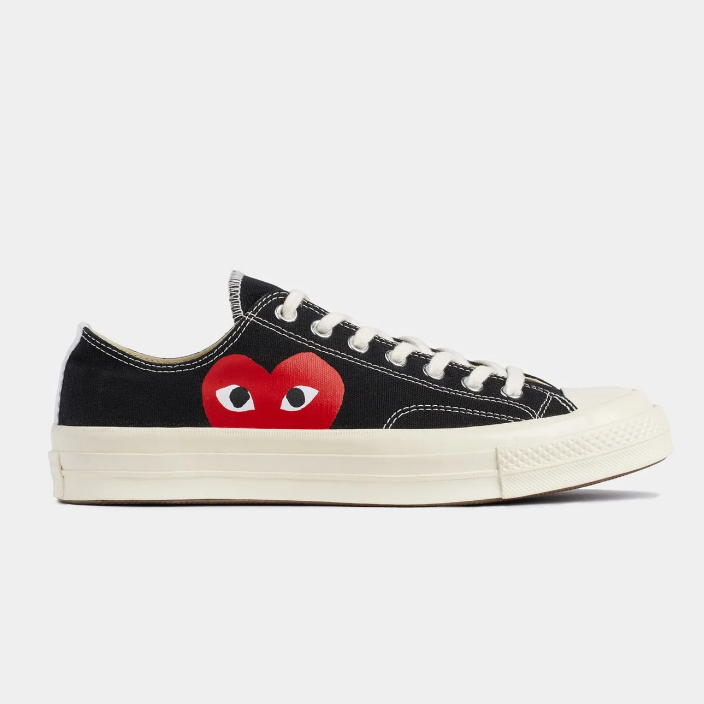 Converse play heart giá hotsell