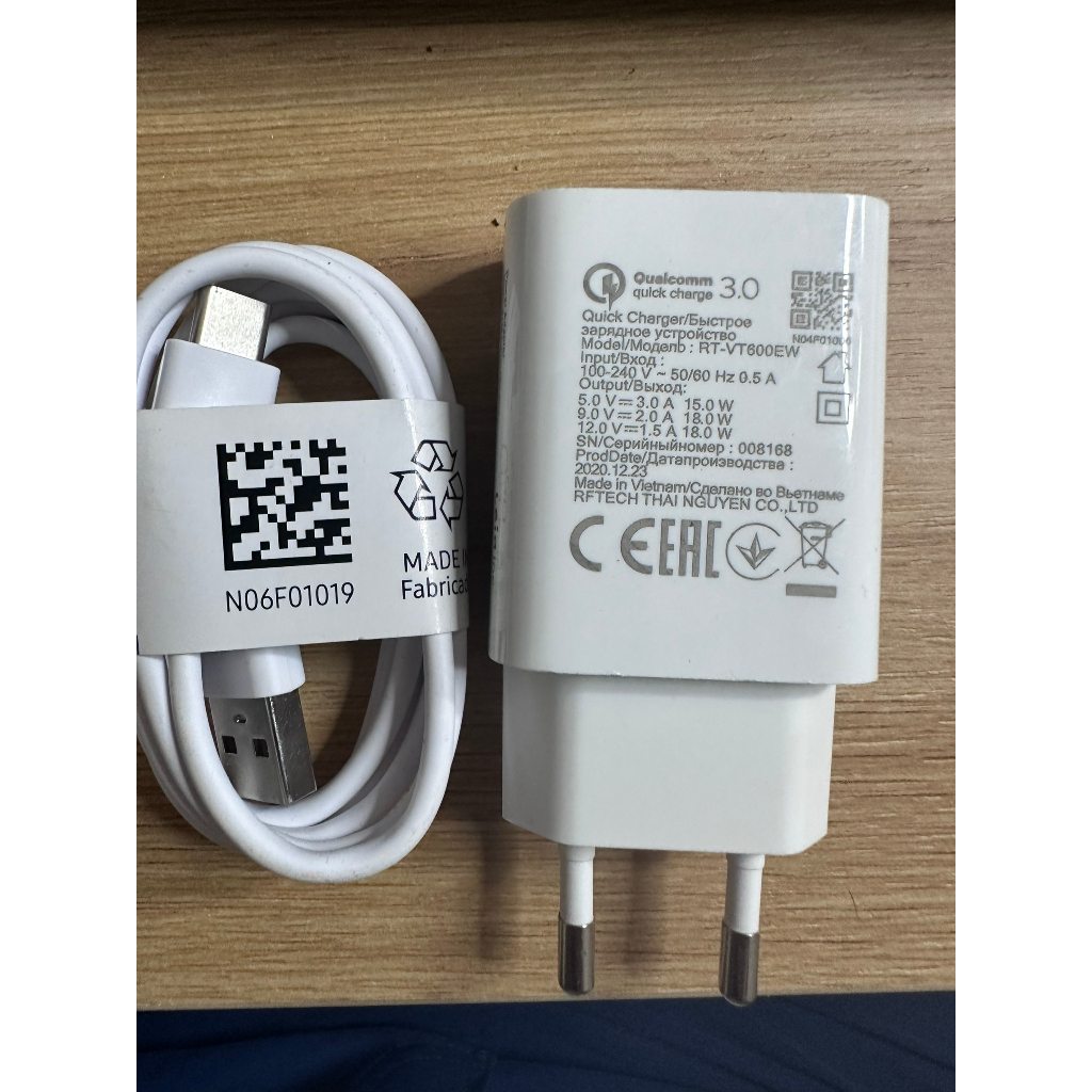 Bộ sạc Vsmart chính hãng Type C 18W - Dùng chung nhiều hãng