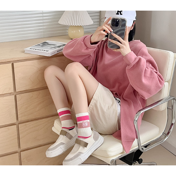 Vớ Tất Chữ B hồng cổ cao Unisex phong cách thể thao, trẻ trung và năng động.