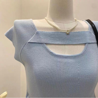 Áo len trơn khoét ngực 2 màu xanh trắng AL