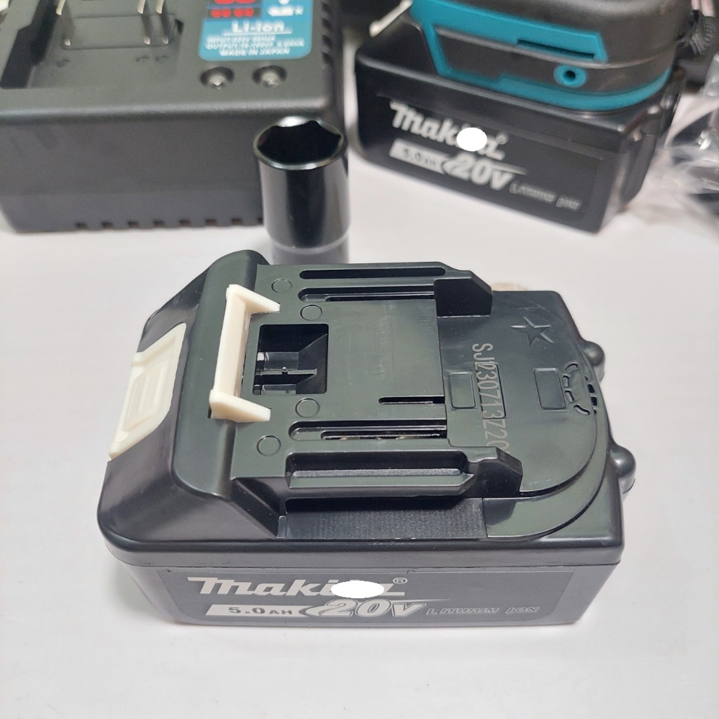 Siết bulong Makiita 20v, Chân pin thông dụng, động cơ không chổi than