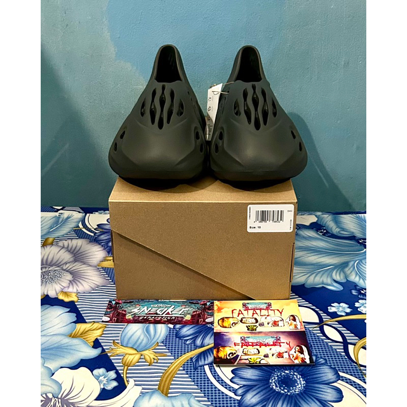adidas gazelle silver green womens adidas Yeezy Boost 700 MNVN Honey Flux 15M main image 0
