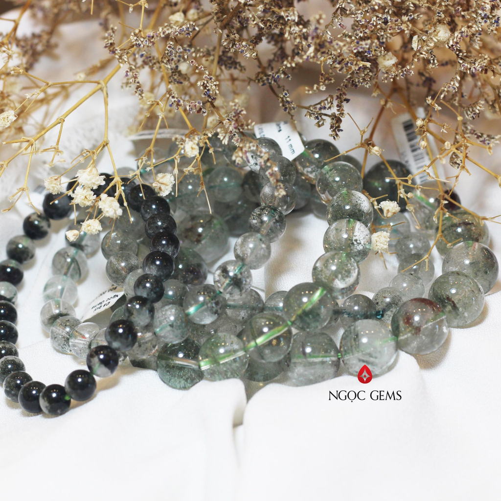 Vòng đá phong thủy mệnh mộc cho nam nữ