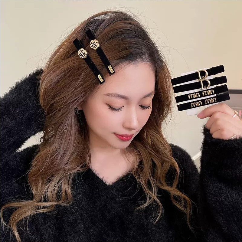 Kẹp Tóc Mỏ Vịt Màu Đen Nhung Đính Chữ Min/ Chữ D/Hoa Trà Xinh Xắn Phong Cách Retro Cho Nữ Empoli