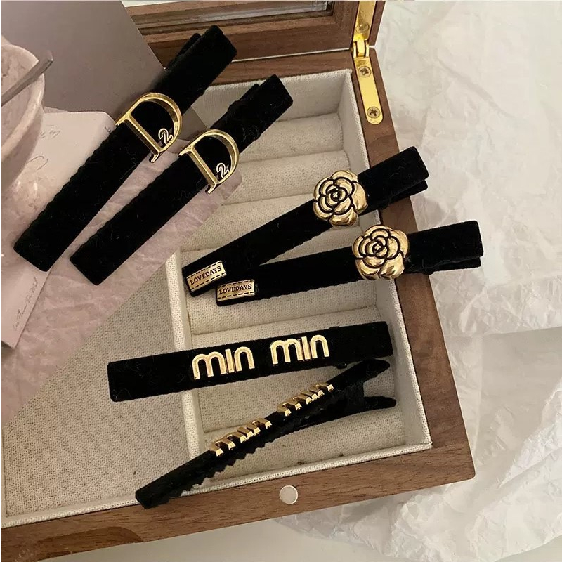 Kẹp Tóc Mỏ Vịt Màu Đen Nhung Đính Chữ Min/ Chữ D/Hoa Trà Xinh Xắn Phong Cách Retro Cho Nữ Empoli