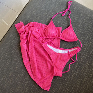 Bikini Ba Mảnh Kèm Khăn Quấn Màu Thời Trang Phong Cách Quyến Rũ