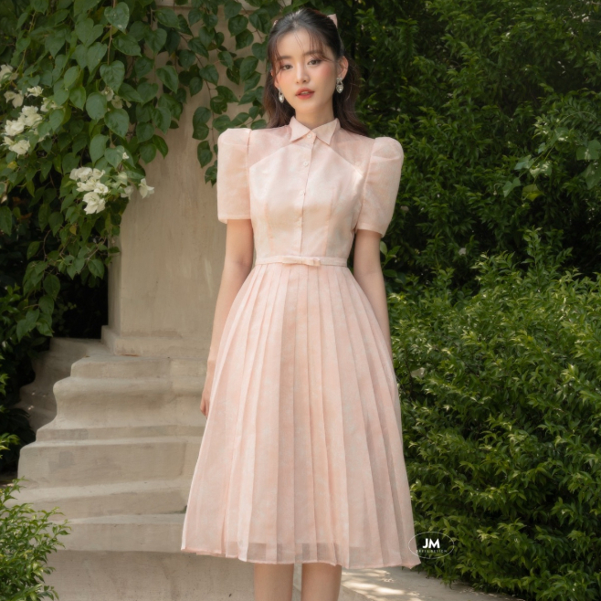 Đầm JM Dress Desgin Pattern cổ nhọn, tay bồng, chân xếp ly 1R10-2305OG