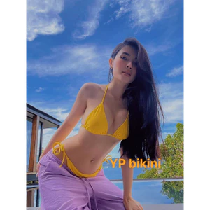 BIKINI tam giác bacsic màu vàng ( HÌNH SHOP CHỤP )