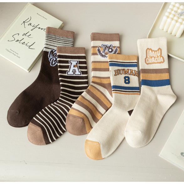 Vớ Tất cổ cao Unisex chữ HUMAN, Số 76 phong cách thể thao, năng động.