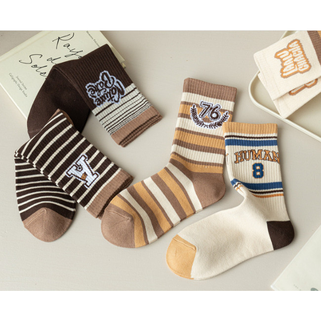 Vớ Tất cổ cao Unisex chữ HUMAN, Số 76 phong cách thể thao, năng động.
