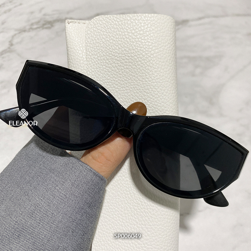 Kính râm nam nữ Eleanor Accessories dáng mắt mèo màu đen kính mát cá tính phụ kiện thời trang 6049