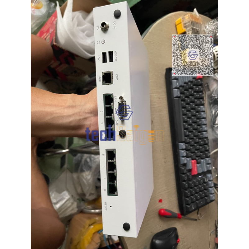 Mini PC Sophos XG 115 Rev.2 - 4 Go DDR3 - 4xGbE - 1 SSD SATA