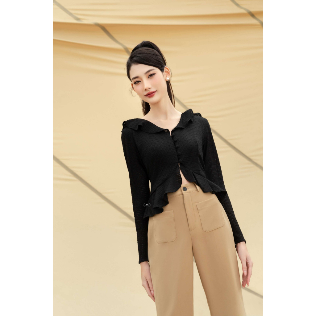 Áo thiết kế JM Dress Design cổ V bèo cách điệu, chất liệu len mềm và giữ ấm tốt 2T66.2303SP spe
