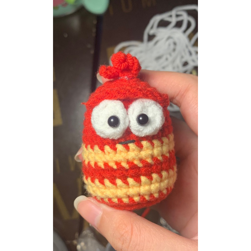📌 Đôi Móc khoá Lavar đỏ/ vàng bằng len handmade | Shopee Việt Nam