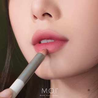 Cọ môi MOI Cosmetics Hồ Ngọc Hà