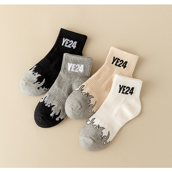 Vớ Tất YE24 cotton cổ thấp nam nữ phong cách trẻ trung, năng động.