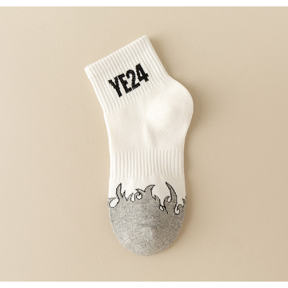 Vớ Tất YE24 cotton cổ thấp nam nữ phong cách trẻ trung, năng động.