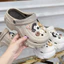 Dép Sục Nữ XIXITIAO Đế Cao 7 Phân Bánh Mì Gắn Sticker Hoạt Hình Cún Dễ Thương Êm Chân
