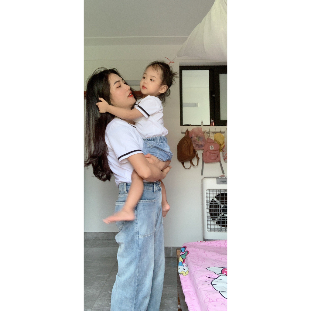 Áo Thun Gia Đình Fig Tree Màu Trắng Phối Viền Đen Năng Động, in Be Happy Siêu Cưng Cho Gia Đình