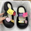 Dép Sục Nữ Cao Su Đúc Gắn Sticker Gấu Dâu XIXITIAO QC Chính Hãng Êm Mềm Phối Nhiều Màu