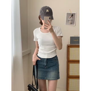 Áo Thun Croptop cổ vuông chữ U cho nữ
