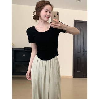 Áo Thun Croptop cổ vuông chữ U cho nữ