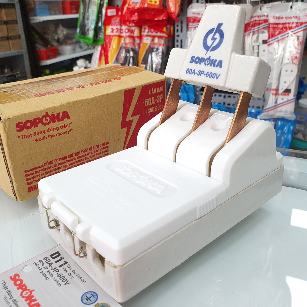 Cầu dao điện 3 pha 3P 60A 600V đế sứ, cực đúc D11 SOPOKA | Shopee Việt Nam