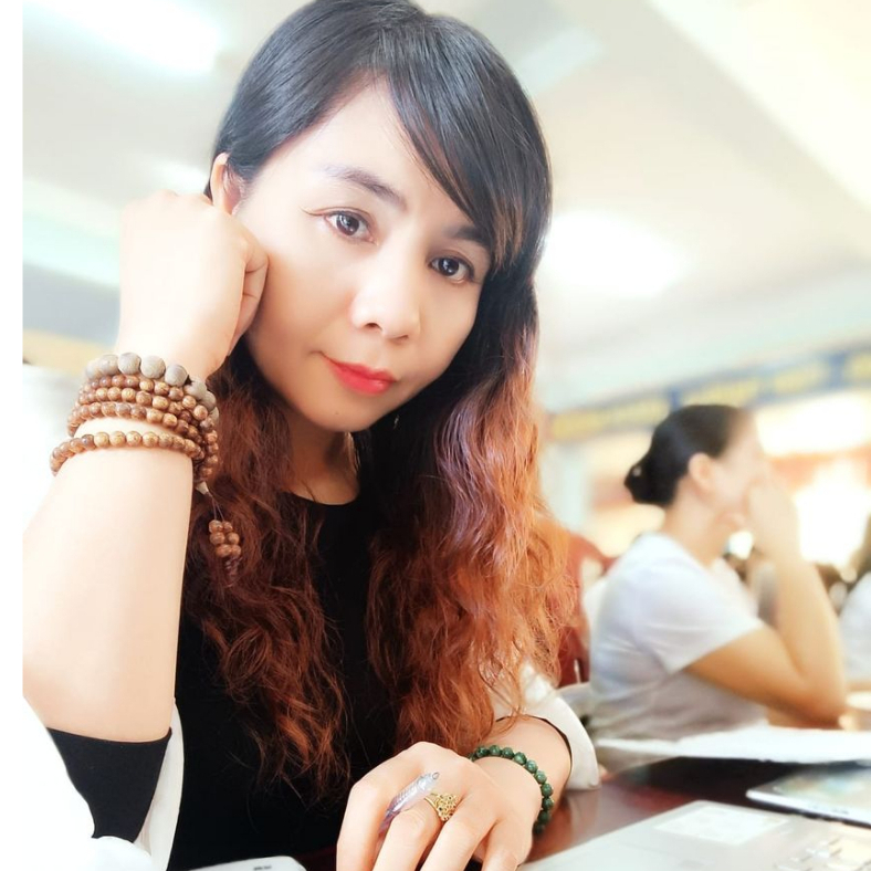 Vòng Tay Trầm Hương Tốc Tự Nhiên 108 Hạt 6/7/8mm – Thời Trang Phong Thủy Bình An