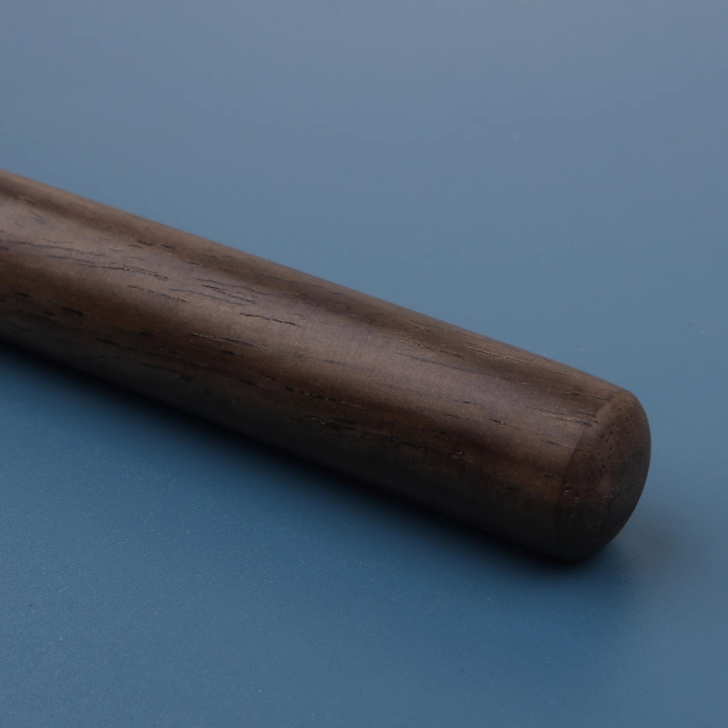 chổi gỗ quét bàn phím