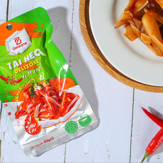 Tai heo Delizone 30g dai giòn sần sật - Vị Cay / Vị Ít cay
