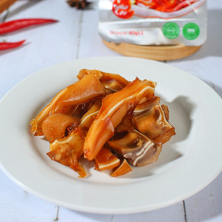 Tai heo Delizone 30g dai giòn sần sật - Vị Cay / Vị Ít cay