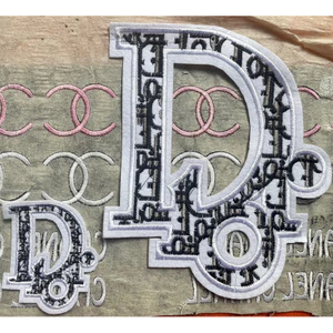 patch vải nhiệt thêu là ủi logo hình thời trang chữ diorrr