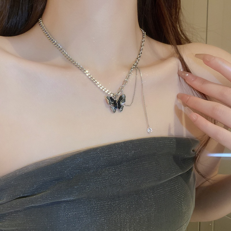 [KHÔNG ĐEN GỈ] Dây Chuyền Thép Titan Hình Charm Black Butterfly Pha Lê Dây Tua Rua