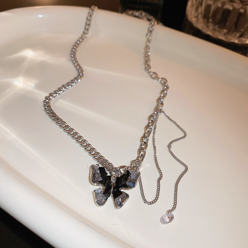 [KHÔNG ĐEN GỈ] Dây Chuyền Thép Titan Hình Charm Black Butterfly Pha Lê Dây Tua Rua